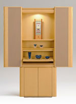 ���˥���